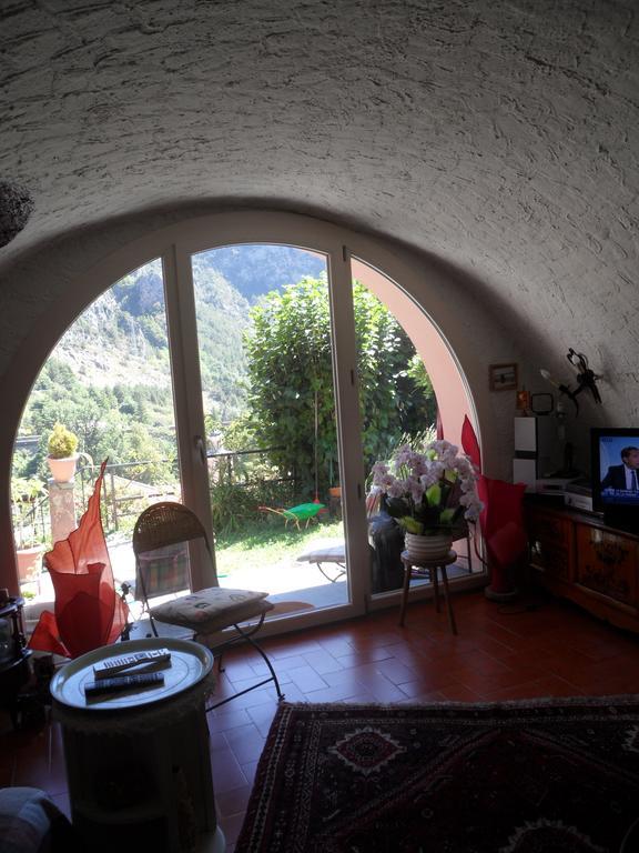 Chambres D'Hotes Casa Sylvana Saint-Dalmas-de-Tende Экстерьер фото